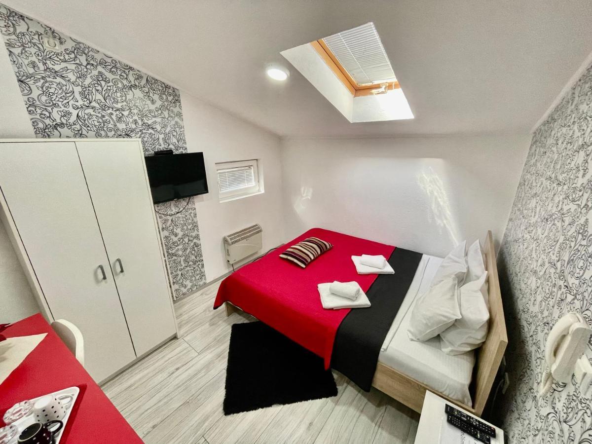 Apartmani Aleksandra U Centru Grada 크라구예바츠 외부 사진