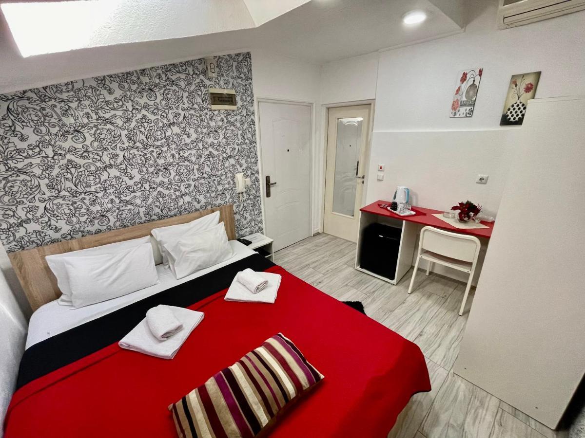 Apartmani Aleksandra U Centru Grada 크라구예바츠 외부 사진