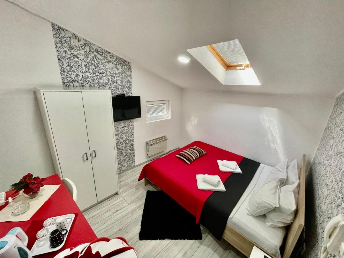Apartmani Aleksandra U Centru Grada 크라구예바츠 외부 사진