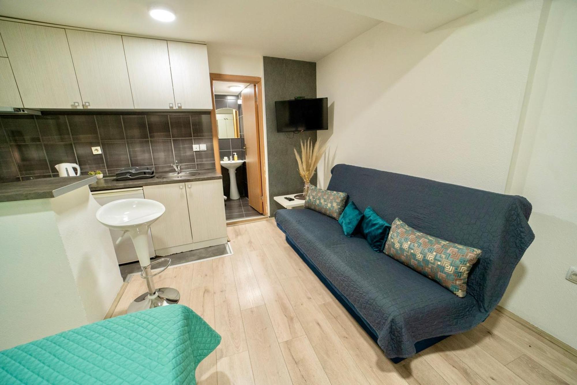 Apartmani Aleksandra U Centru Grada 크라구예바츠 외부 사진