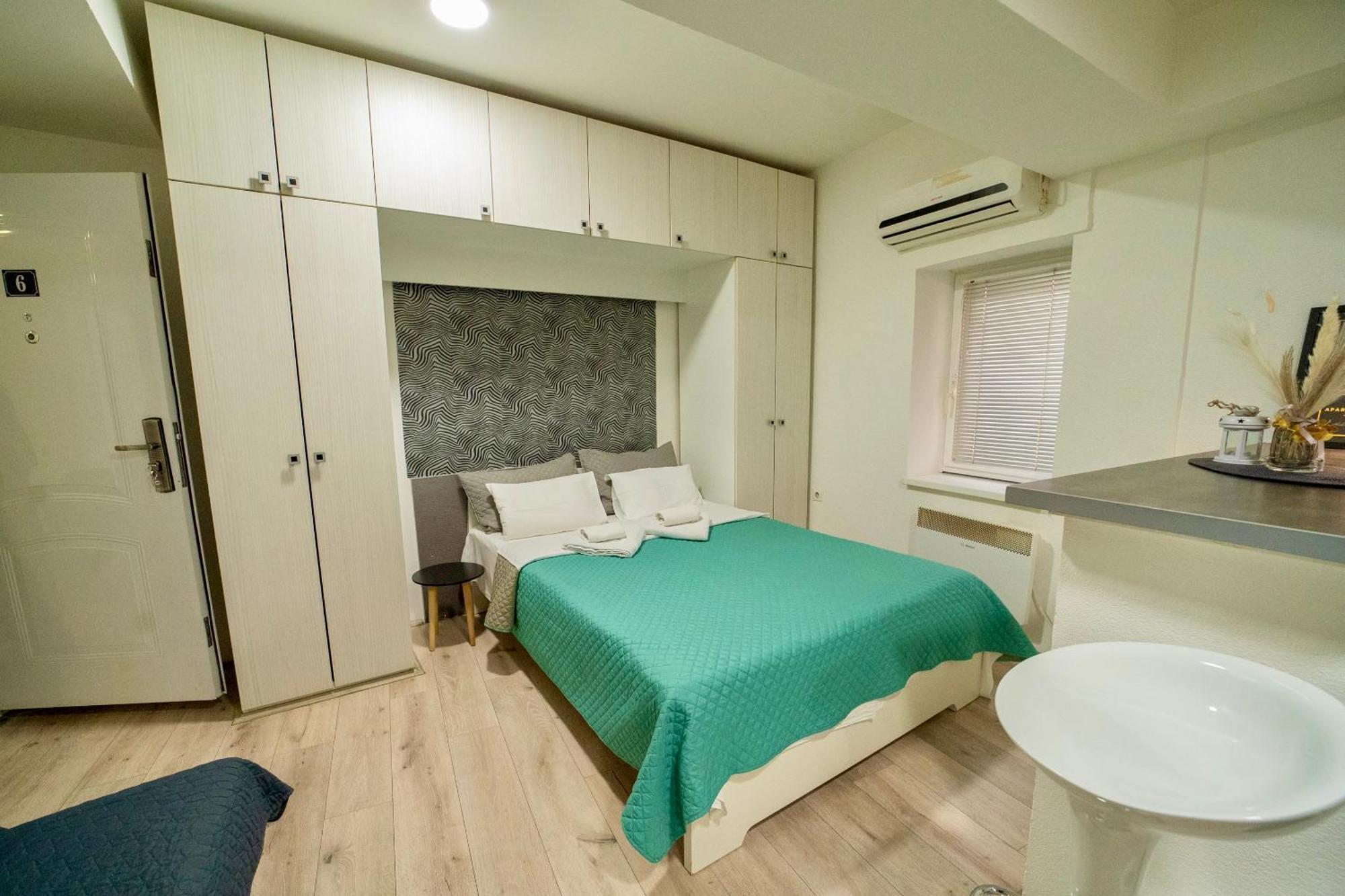 Apartmani Aleksandra U Centru Grada 크라구예바츠 외부 사진