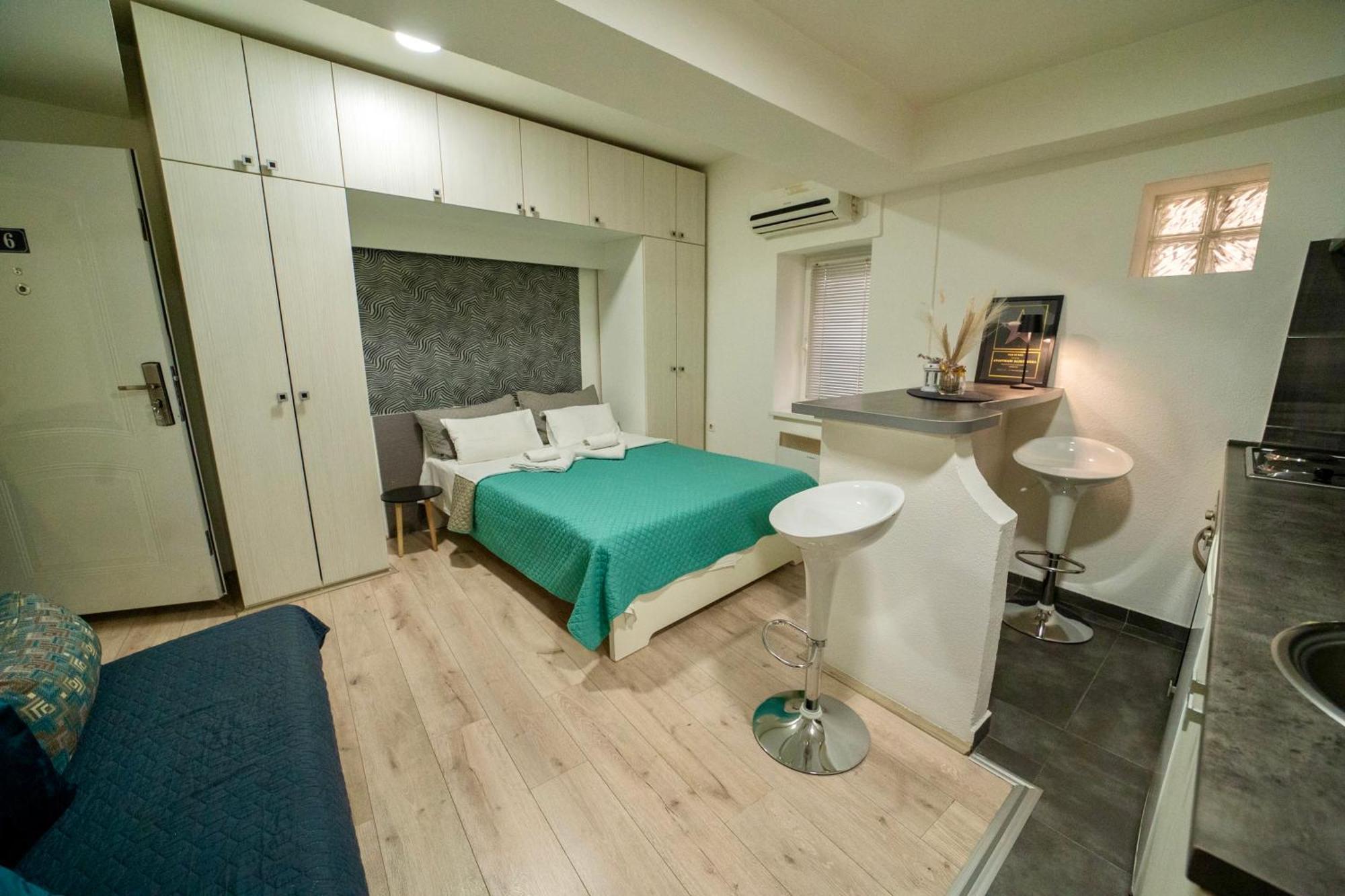 Apartmani Aleksandra U Centru Grada 크라구예바츠 외부 사진