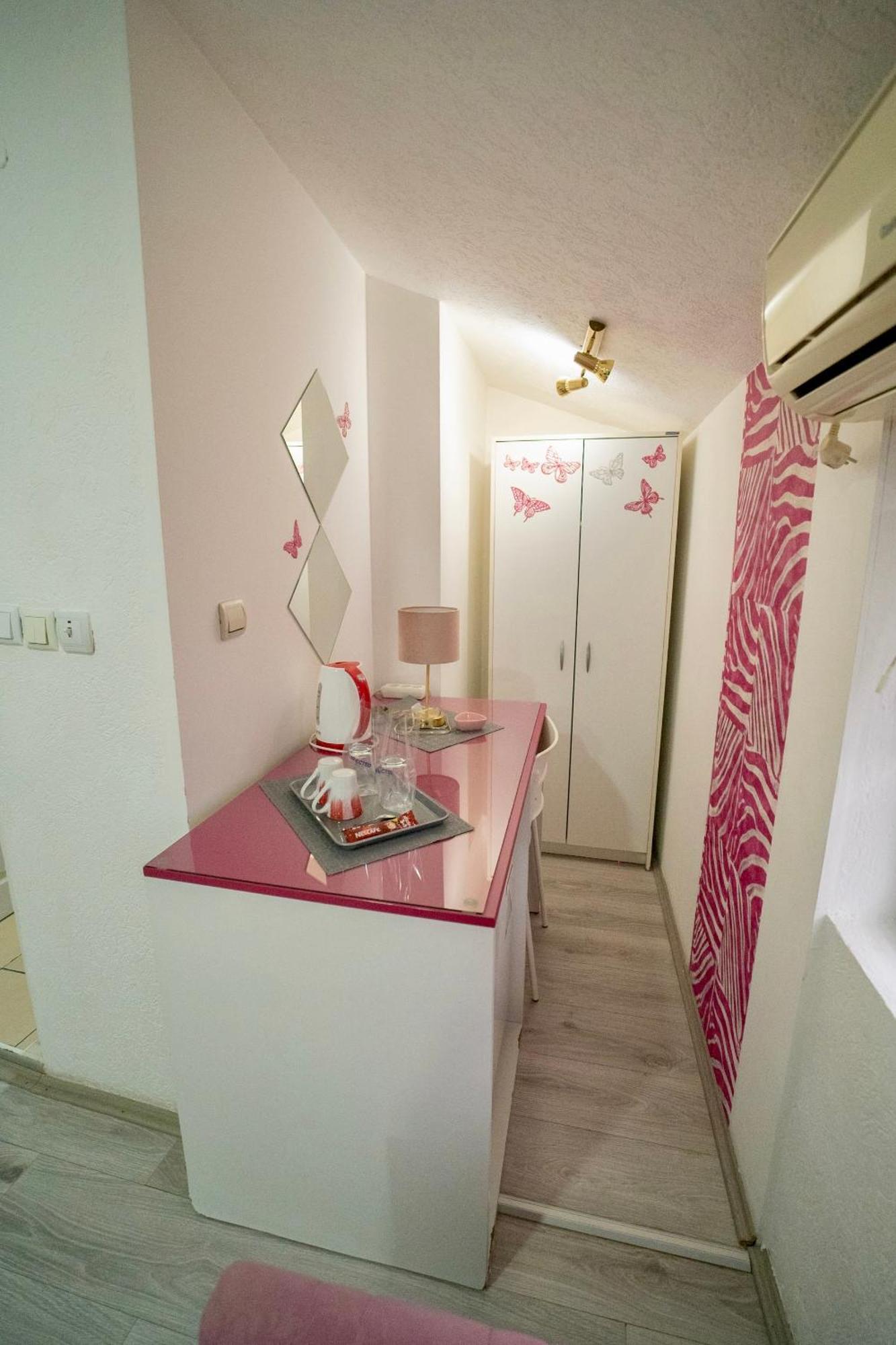 Apartmani Aleksandra U Centru Grada 크라구예바츠 외부 사진