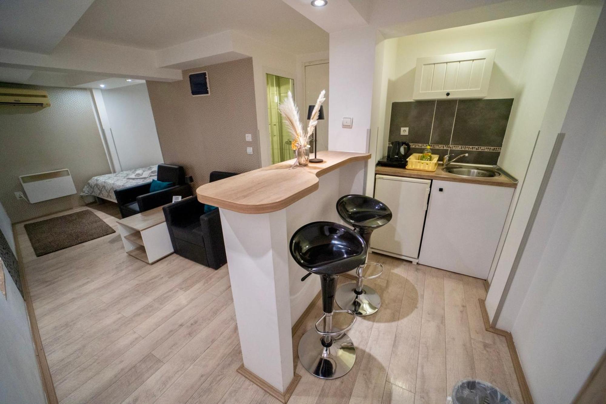 Apartmani Aleksandra U Centru Grada 크라구예바츠 외부 사진