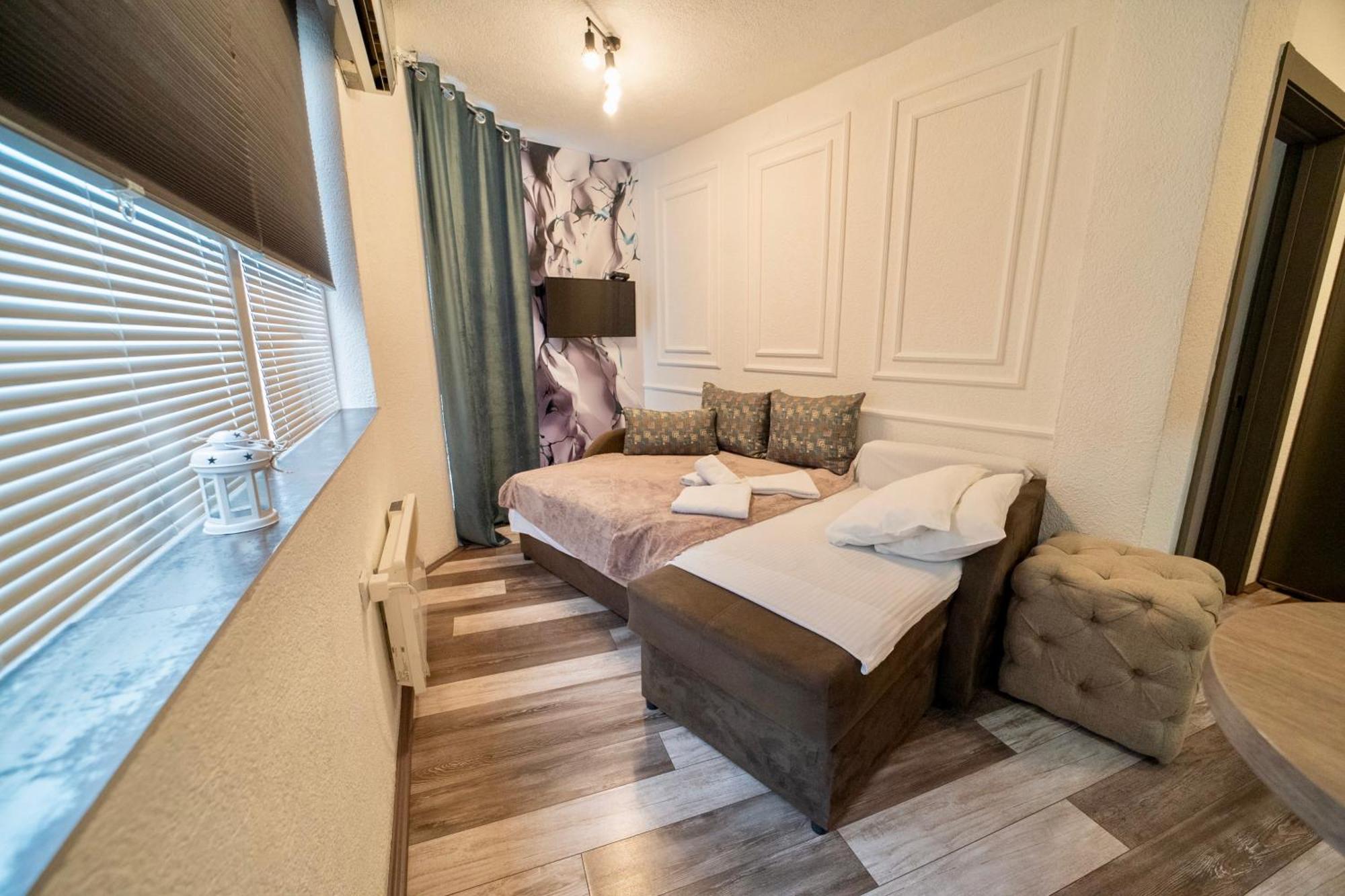 Apartmani Aleksandra U Centru Grada 크라구예바츠 외부 사진