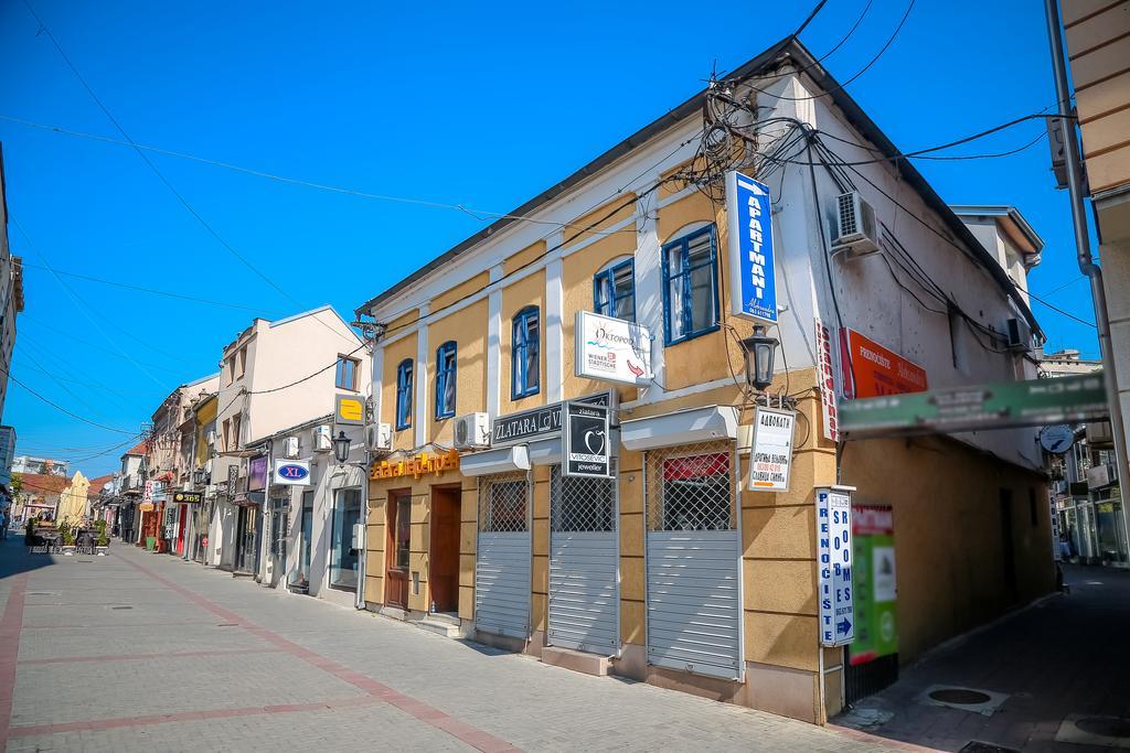 Apartmani Aleksandra U Centru Grada 크라구예바츠 외부 사진