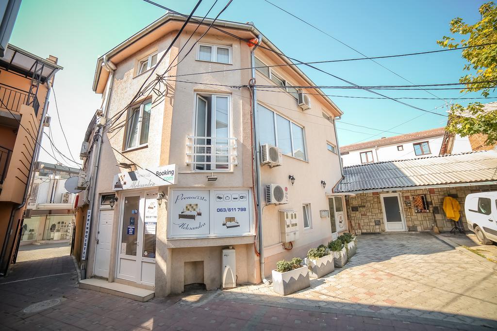 Apartmani Aleksandra U Centru Grada 크라구예바츠 외부 사진