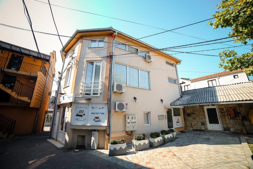 Apartmani Aleksandra U Centru Grada 크라구예바츠 외부 사진